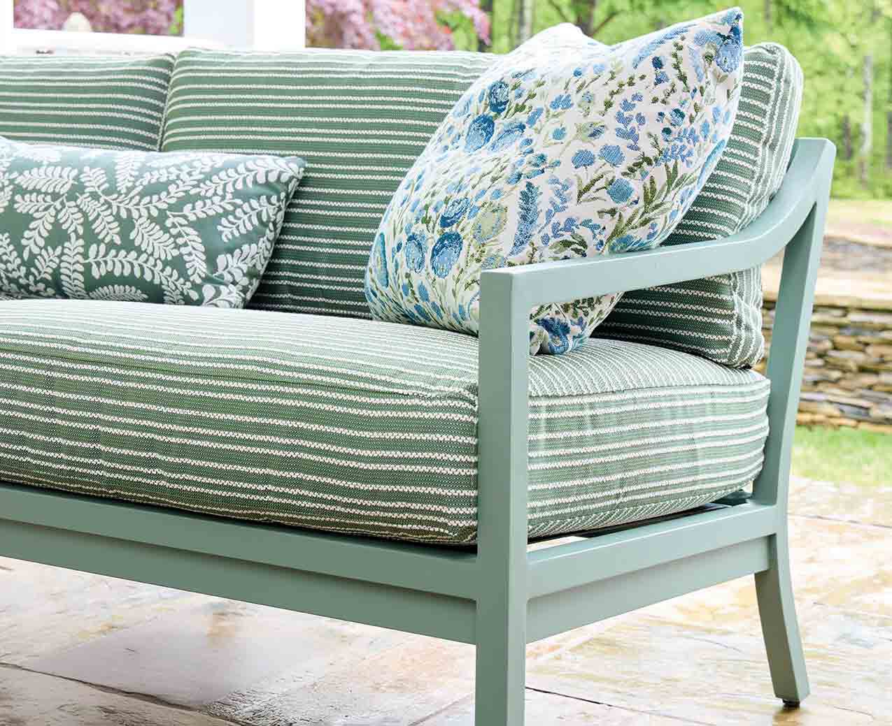 Lane Venture Outdoor Susanna Sofa